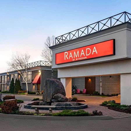 Ramada By Wyndham Cornwall Exterior foto